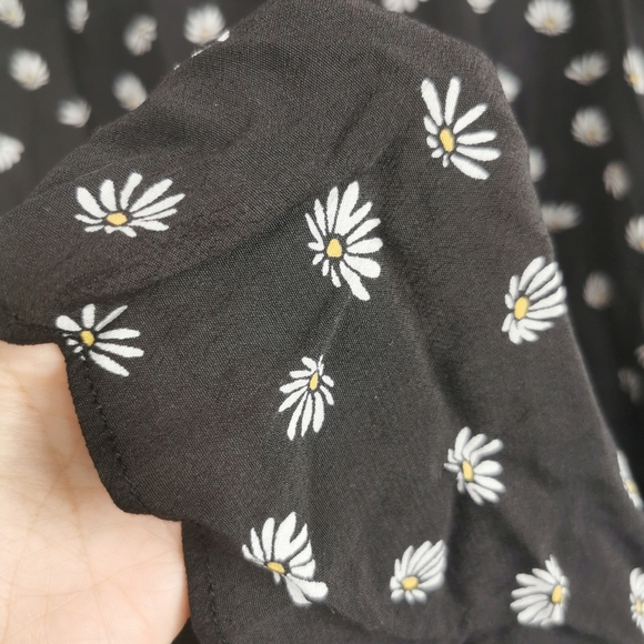 NWT Aritzia Wlfred Floral Black Skirt size 10 - Picture 5 of 11